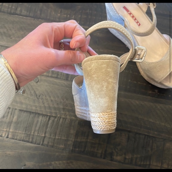 Authentic PRADA wedges- barely worn - Picture 4 of 7
